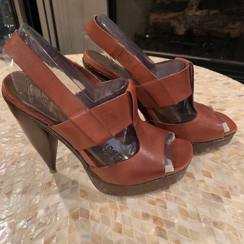 Platform heels
